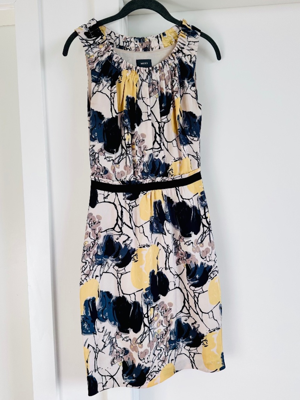 Elegant yellow and grey print dress